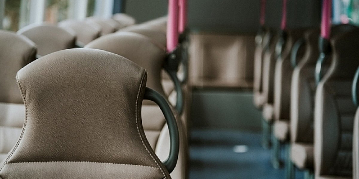 Могилевчанин вырвал из рук кондуктора проездные билеты, убежал, а потом испугался и выбросил их