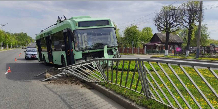 ДТП на Космонавтов: пострадал только водитель