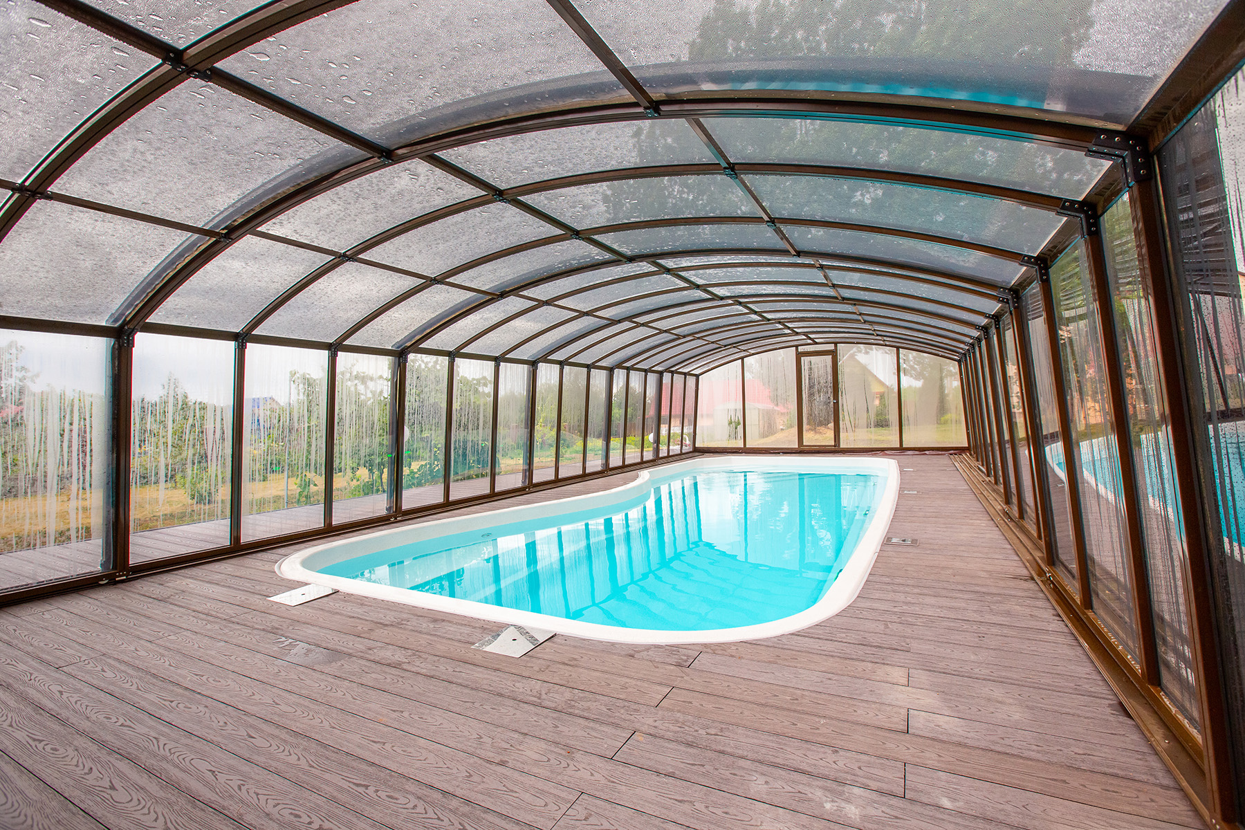 Вода и релакс: как бассейн у дома превращает лето в праздник