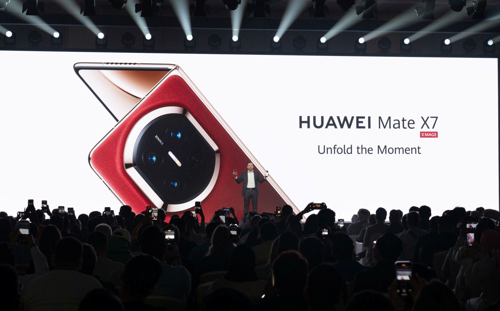 Состоялась мировая презентация складного смартфона Huawei Mate X7 и других инновационных устройств