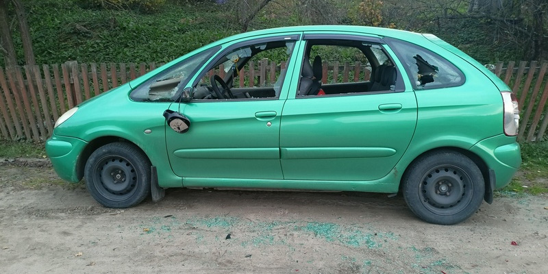 В Могилеве мужчина, приревновав жену, повредил автомобиль знакомого