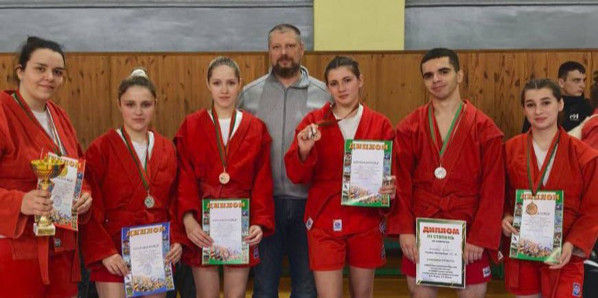 Представители БРУ завоевали шесть медалей на республиканском турнире по самбо