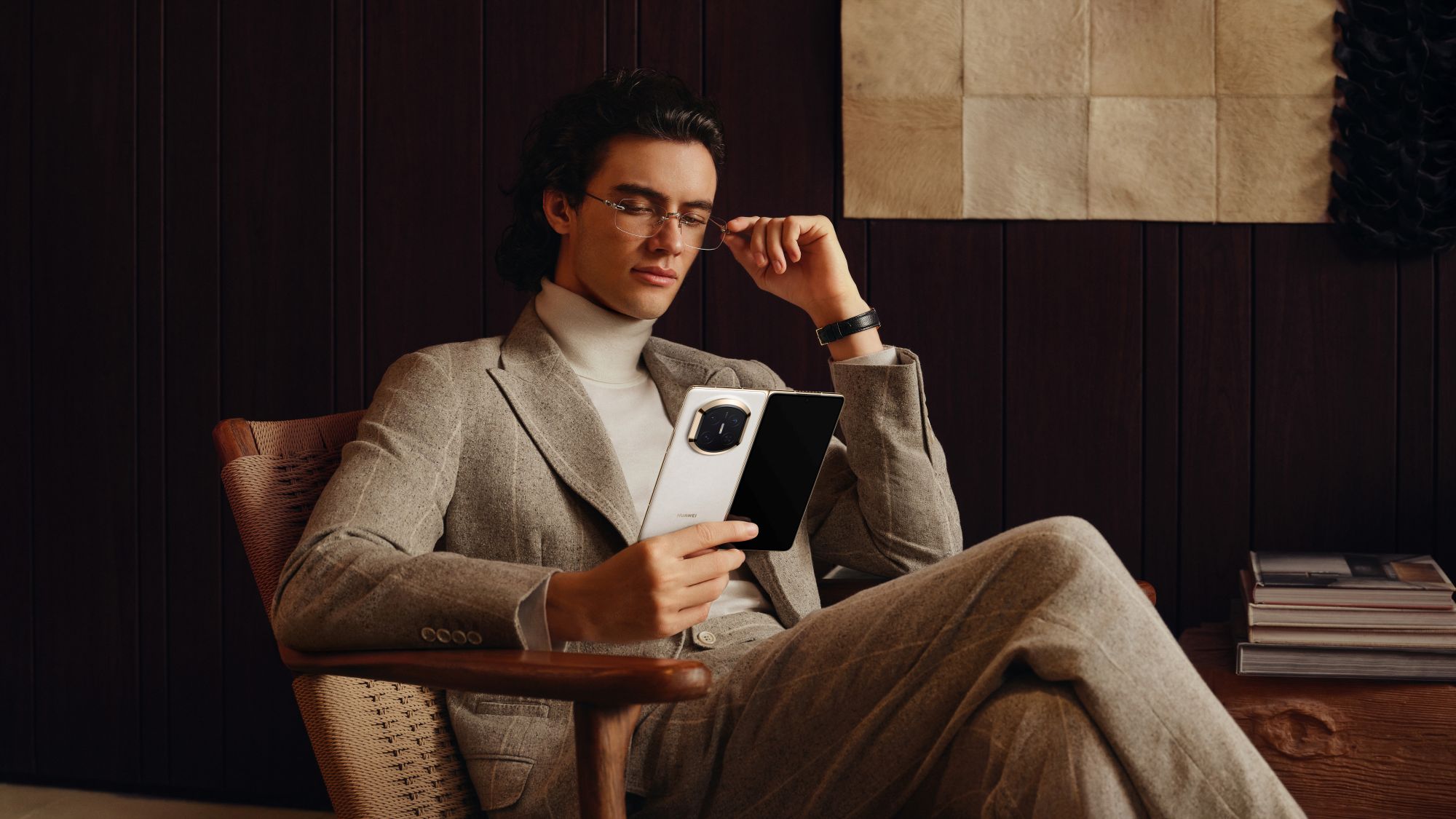 На рынок Беларуси приходит тонкий складной смартфон Huawei Mate X7 c флагманской камерой