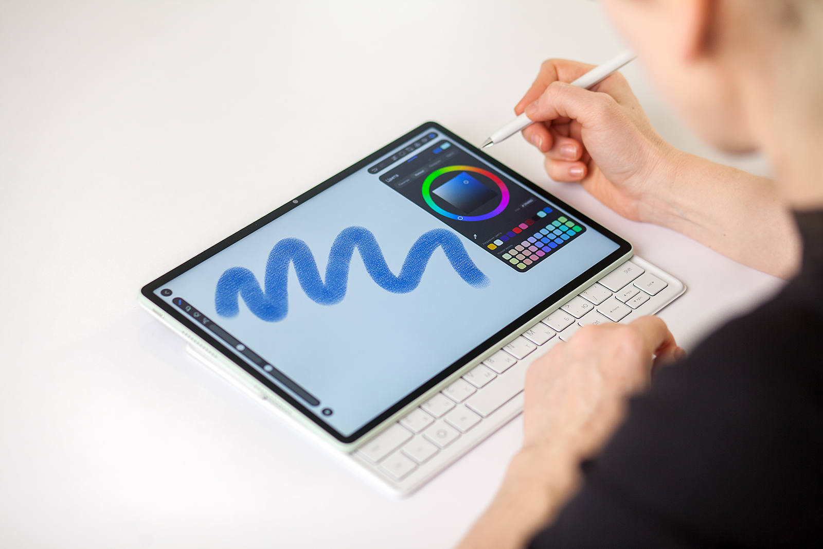 В&nbsp;Беларуси стартуют продажи двух новых планшетов Huawei с&nbsp;антибликовым экраном и&nbsp;клавиатурой в&nbsp;комплекте