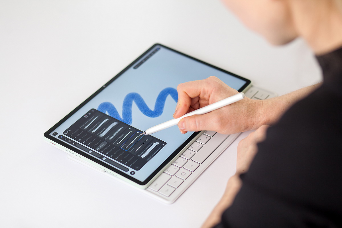 Уже в&nbsp;Могилеве: обзор планшета Huawei MatePad 12&nbsp;X&nbsp;с &laquo;бумажным&raquo; экраном и&nbsp;клавиатурой в&nbsp;комплекте