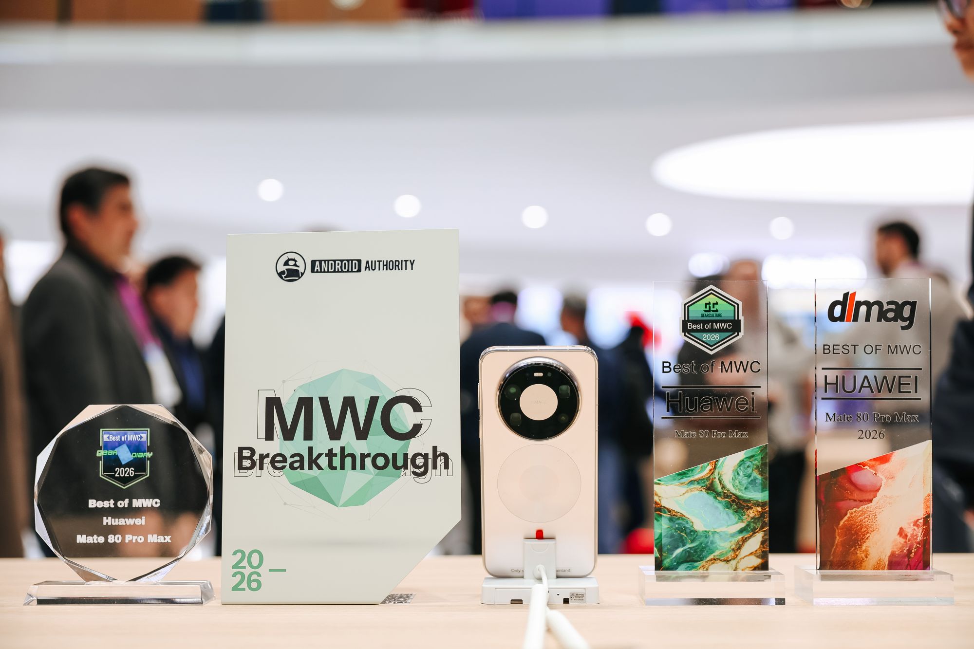 &laquo;Настоящее принадлежит вам&raquo;: чем впечатляет Huawei на&nbsp;выставке MWC 2026&nbsp;в Барселоне