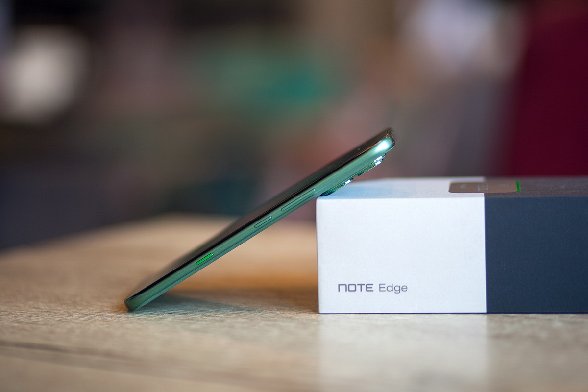 Infinix NOTE Edge: тонкий смартфон с&nbsp;яркой харизмой
