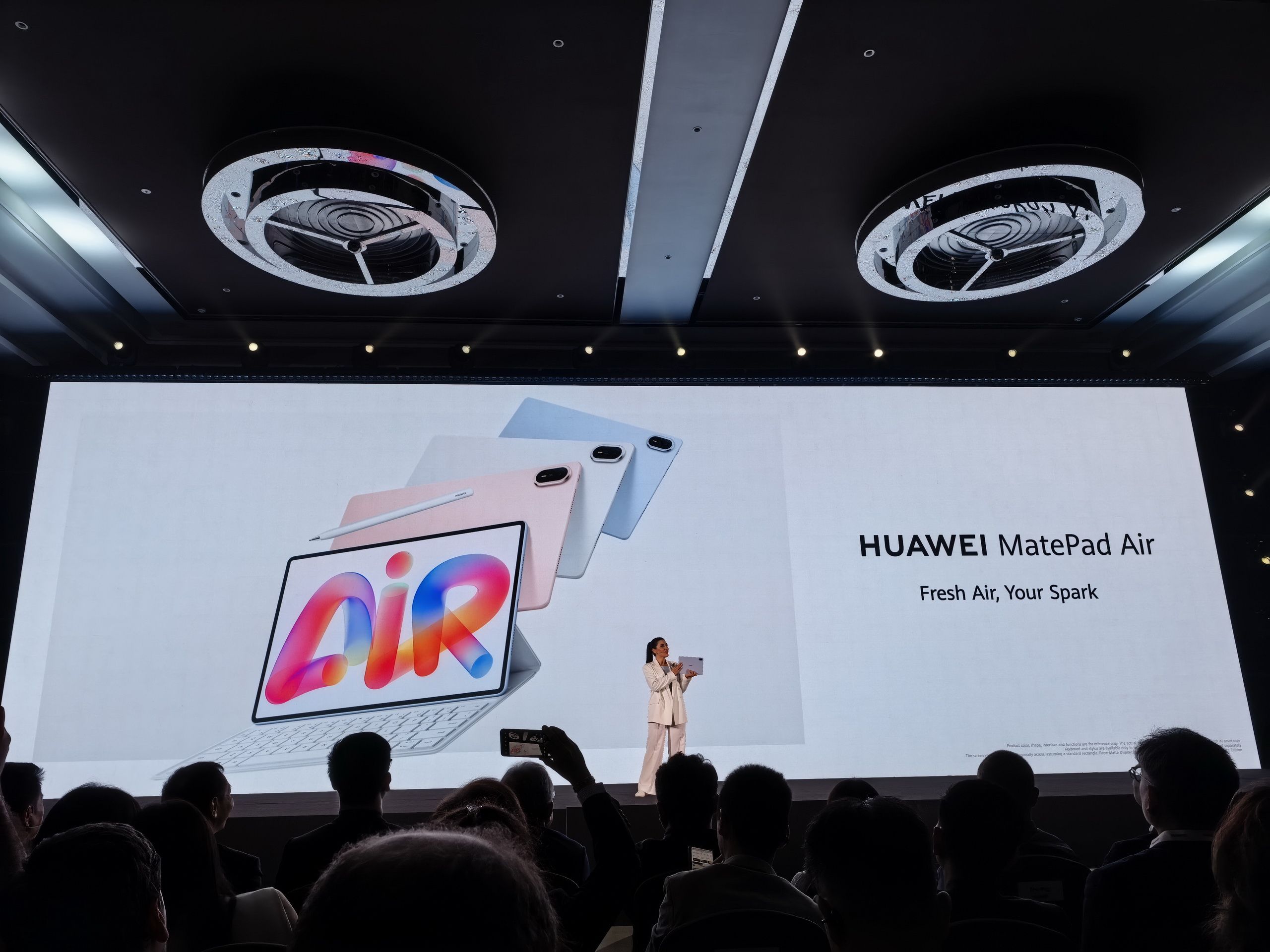 Huawei представила смартфоны серии Huawei Pura 90s  и другие инновационные устройства для мирового рынка