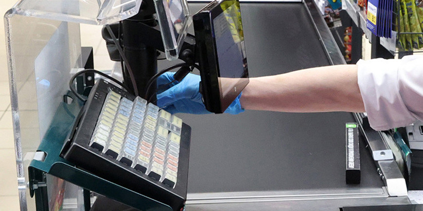 За два месяца в крупной торговой сети магазинов нашли просрочку на 5,5 тыс. рублей